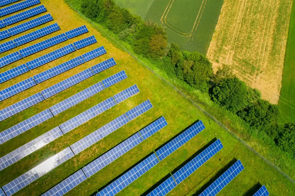 Entenda O Que é E Como Funciona Uma Usina Solar Fotovoltaica Hcc Energia Solar 8578