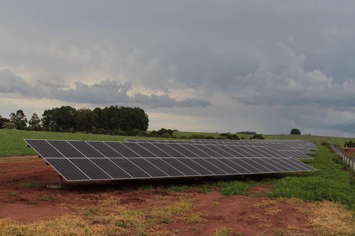 Pivô central acionado por energia solar é lançado no Brasil